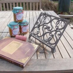 ESSCHERT DESIGN Kookboekstandaard - Loodkleurig -Esschert Design kookboekstandaard loodkleurig 1484055269 2 600